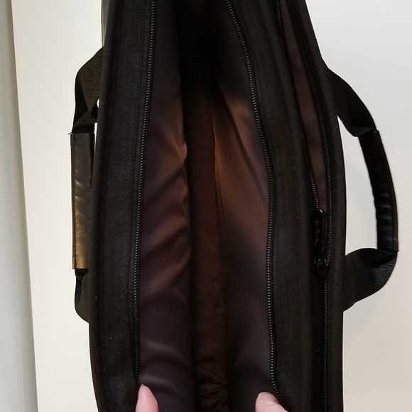 Targus Laptop Bag - Picture 7 of 12